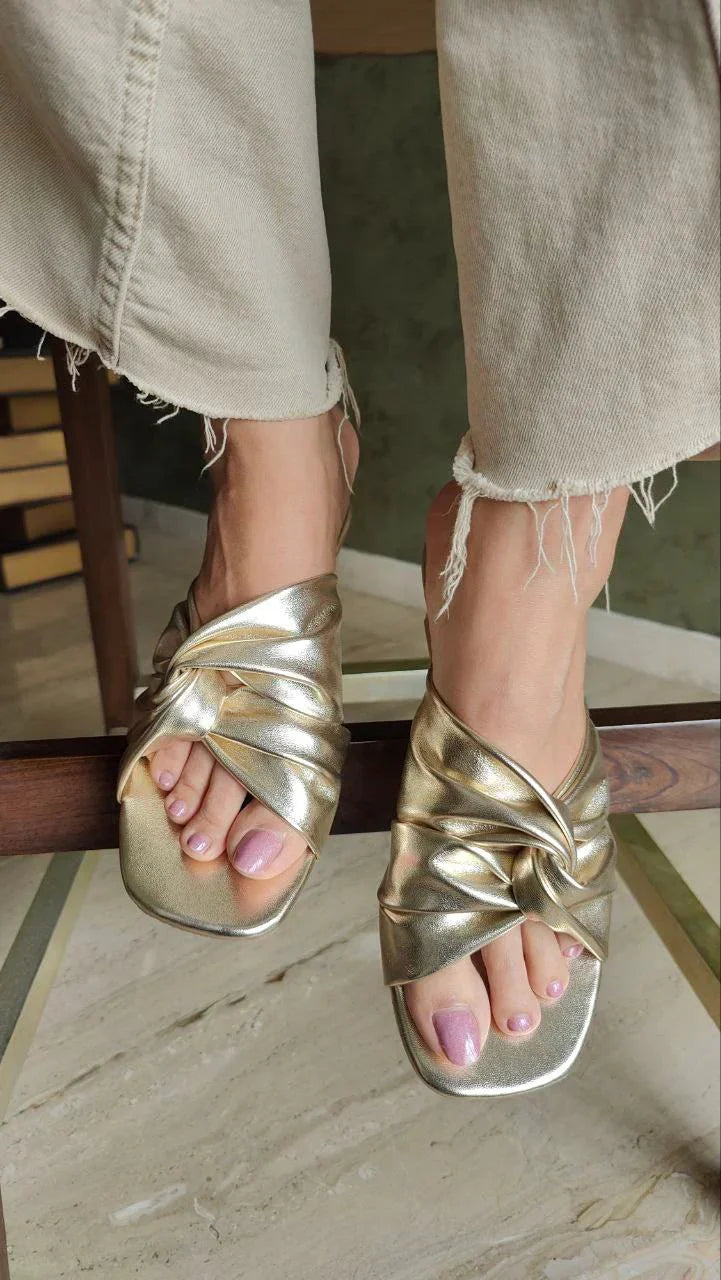 Achieve Effortless Glamour with Top 6 Party Footwear Picks - cunei